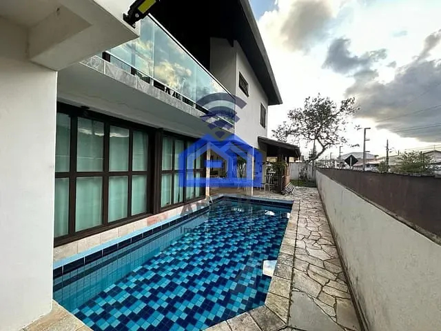 Sobrado com 414m² 4 quartos e 1 banheiro, à venda, no bairro Estrela d'Alva em Caraguatatuba