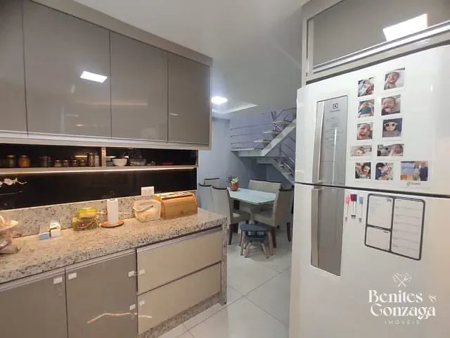 Sobrado com 150m² 3 quartos e 4 banheiros, à venda, no bairro Jardim Petrópolis em Maringá