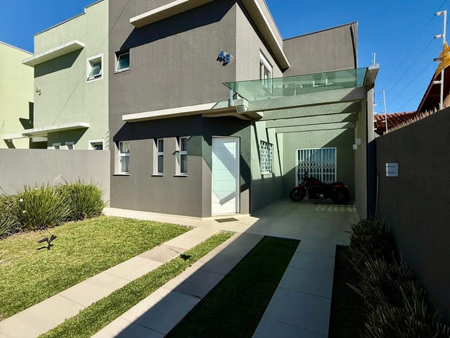 Sobrado com 180m² 3 quartos e 4 banheiros, à venda, no bairro Orfãs em Ponta Grossa