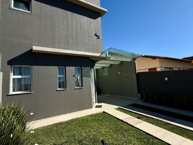 Sobrado com 180m² 3 quartos e 4 banheiros, à venda, no bairro Orfãs em Ponta Grossa