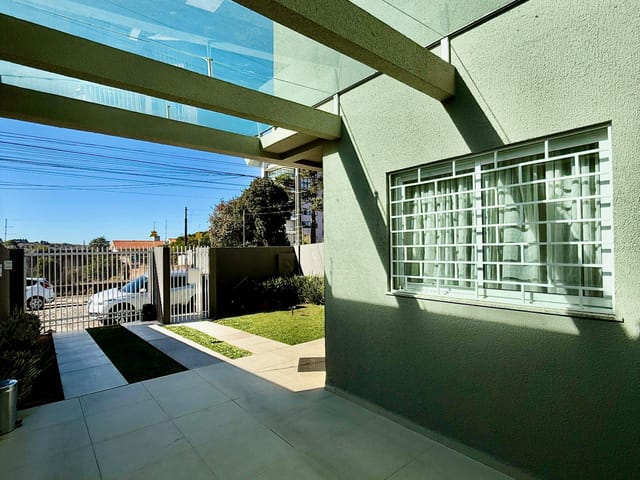 Sobrado com 180m² 3 quartos e 4 banheiros, à venda, no bairro Orfãs em Ponta Grossa