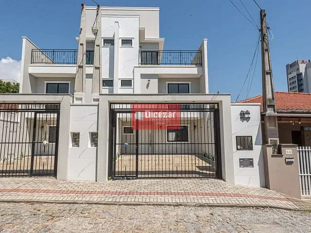 Sobrado 3 quartos e 4 banheiros, à venda, no bairro Armação em Penha