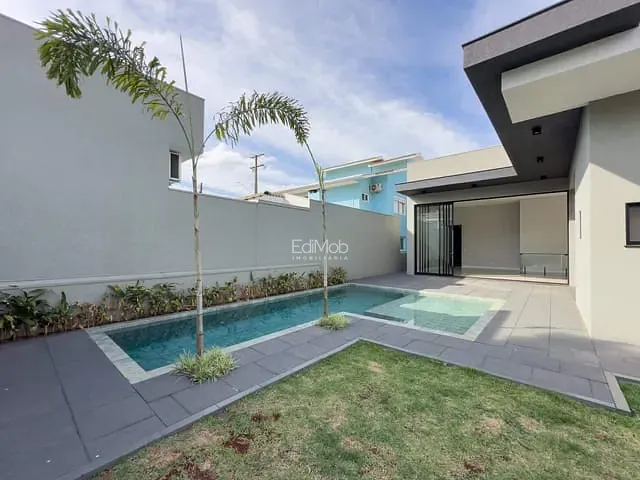 Casa com 468m² 4 quartos e 5 banheiros, à venda, no bairro Região do Lago em Cascavel