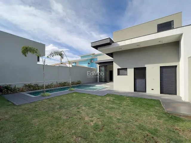 Casa com 468m² 4 quartos e 5 banheiros, à venda, no bairro Região do Lago em Cascavel