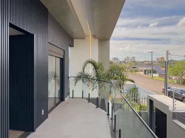 Casa com 468m² 4 quartos e 5 banheiros, à venda, no bairro Região do Lago em Cascavel