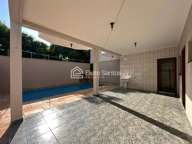 Sobrado com 360m² 3 quartos e 4 banheiros, à venda, no bairro Jardim Nossa Senhora de Fátima em Americana
