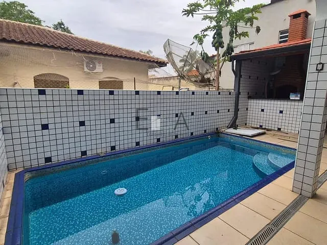 Sobrado com 258m² 5 quartos e 4 banheiros, à venda, no bairro Itapetinga em Atibaia