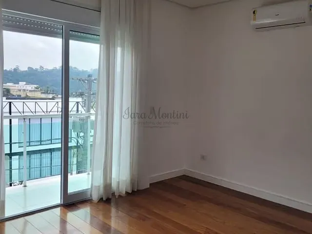 Sobrado com 515m² 3 quartos e 5 banheiros, à venda, no bairro Jardim Caiapiá em Cotia