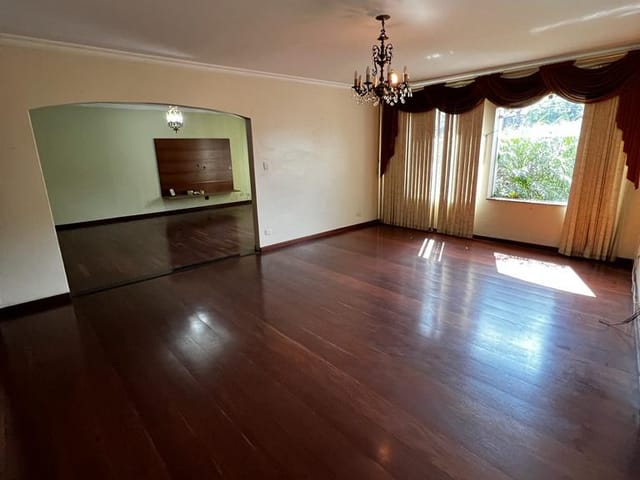 Sobrado com 275m² 6 quartos e 4 banheiros, à venda, no bairro Jardim Nossa Senhora do Carmo em São Paulo