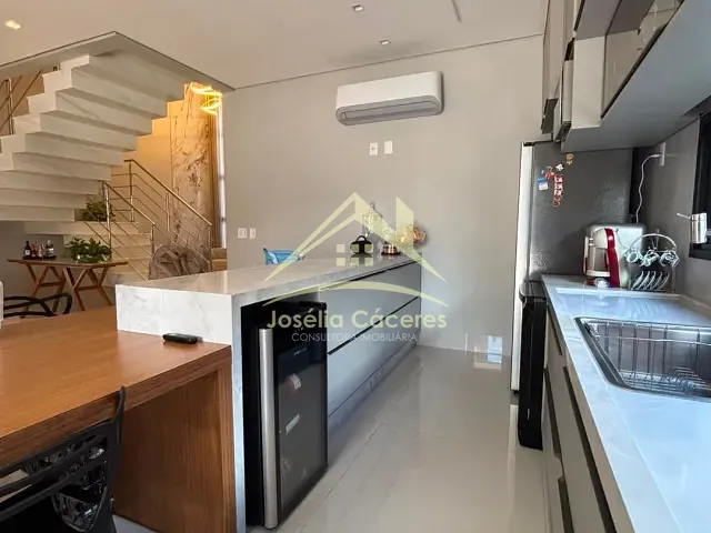 Sobrado com 250m² 3 quartos e 4 banheiros, à venda, no bairro Ribeirão do Lipa em Cuiabá