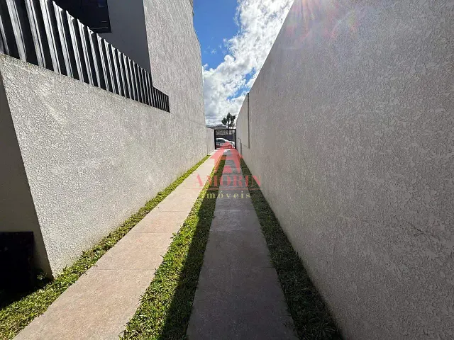 Sobrado com 150m² 3 quartos e 3 banheiros, à venda, no bairro Fazendinha em Curitiba