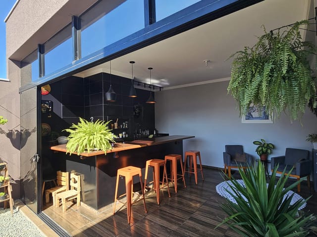 Foto do Sobrado - Sobrado Com Sala Comercial à venda, Bairro Costeira, Balneário Barra do Sul, SC | North Center