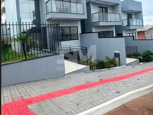 Sobrado com 200m² 3 quartos e 3 banheiros, à venda, no bairro Presidente Médici em Chapecó