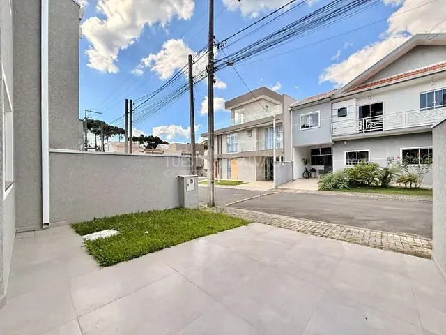 Sobrado com 78m² 3 quartos e 1 banheiro, à venda, no bairro Pinheirinho em Curitiba