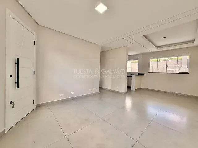 Sobrado com 78m² 3 quartos e 1 banheiro, à venda, no bairro Pinheirinho em Curitiba