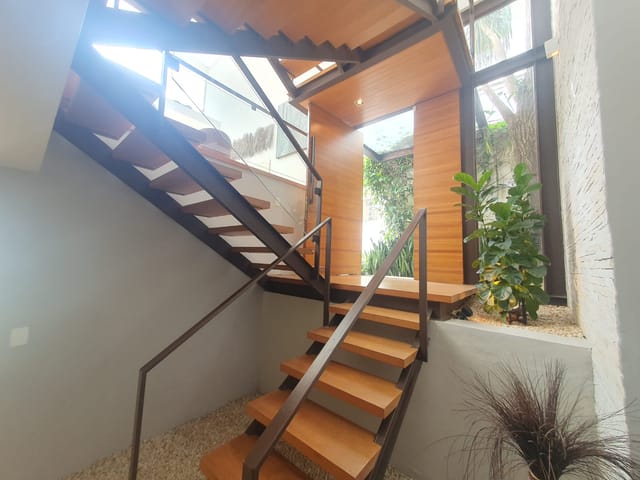 Sobrado com 613m² 4 quartos e 5 banheiros, à venda, no bairro Alto de Pinheiros em São Paulo