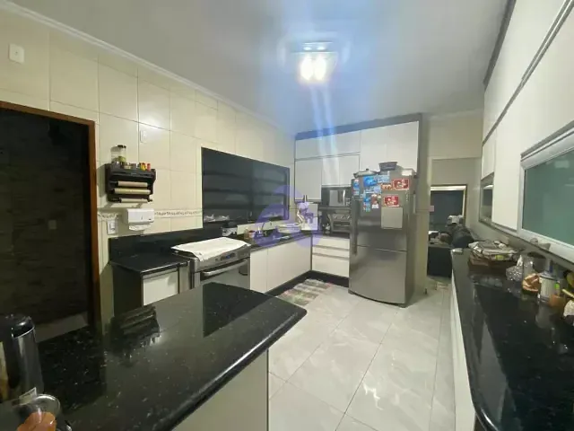 Sobrado 3 quartos e 3 banheiros, à venda, no bairro Cidade Líder em São Paulo