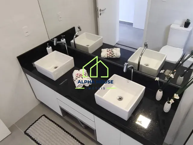 Sobrado com 384m² 3 quartos e 2 banheiros, à venda, no bairro Mar Verde II em Caraguatatuba