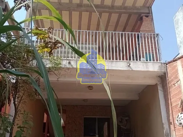 Sobrado com 186m² 3 quartos e 2 banheiros, à venda, no bairro Parque Miguel Mirizola em Cotia