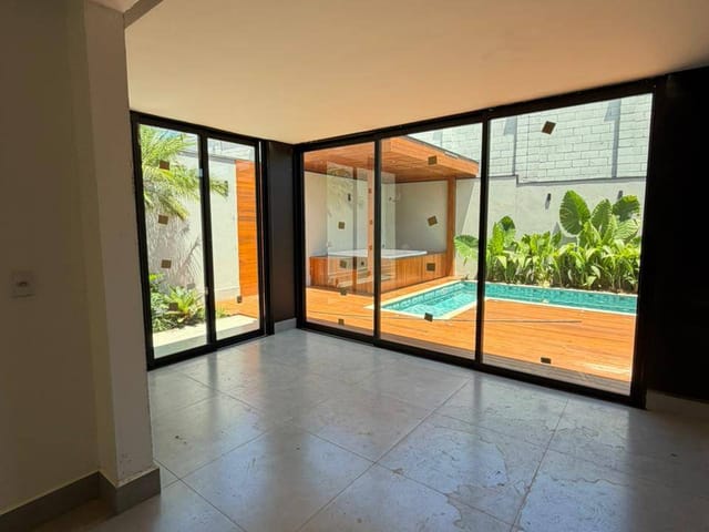 Sobrado 3 quartos e 4 banheiros, à venda, no bairro rifaina em Rifaina