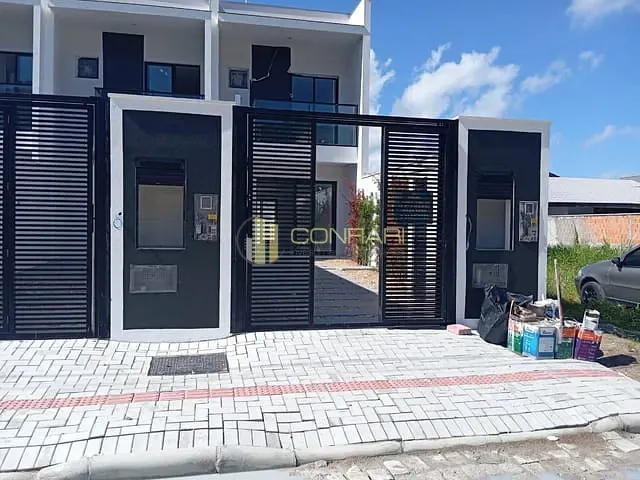 Sobrado 2 quartos e 2 banheiros, à venda, no bairro Morrinhos em Bombinhas