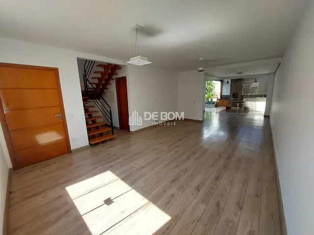 Casa com 220m² 3 quartos e 2 banheiros, para alugar, no bairro Loteamento Nova Primavera em Poços de Caldas
