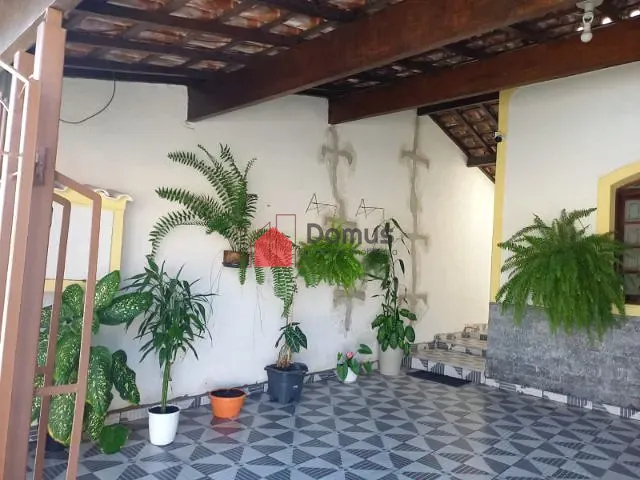 Sobrado com 165m² 3 quartos e 1 banheiro, à venda ou para alugar, no bairro Jardim Rosely em Pindamonhangaba