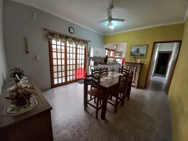 Sobrado com 165m² 3 quartos e 1 banheiro, à venda ou para alugar, no bairro Jardim Rosely em Pindamonhangaba