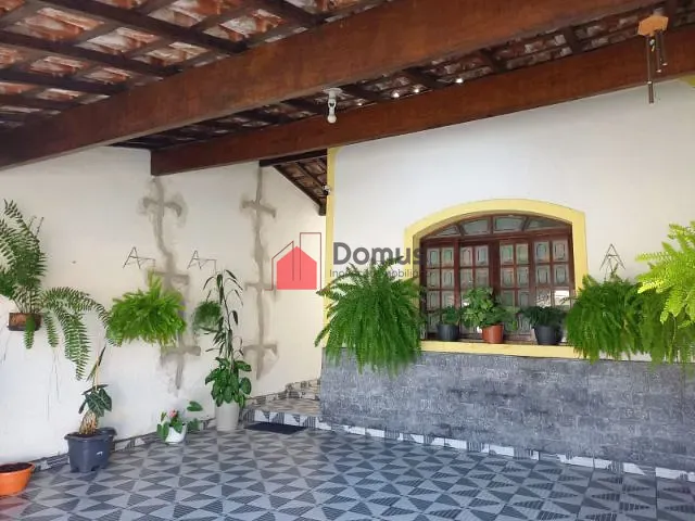 Sobrado com 165m² 3 quartos e 1 banheiro, à venda ou para alugar, no bairro Jardim Rosely em Pindamonhangaba