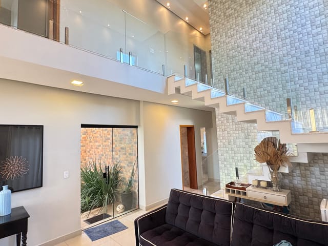 Sobrado com 360m² 4 quartos e 5 banheiros, à venda, no bairro Residencial Esplanada em Tatuí