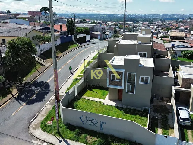 Sobrado com 176m² 3 quartos e 3 banheiros, à venda, no bairro Maracanã em Colombo
