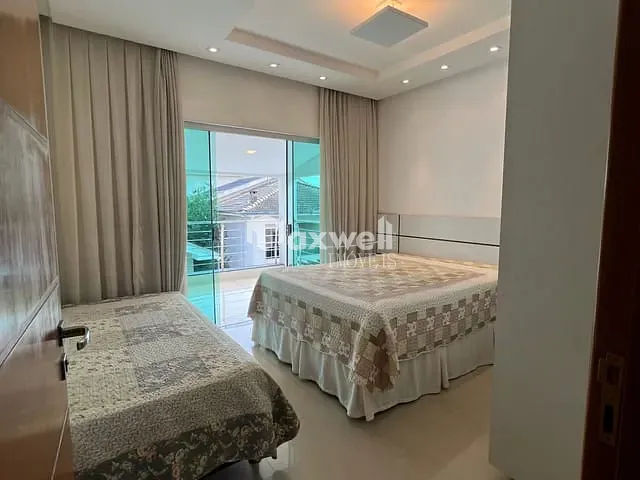 Sobrado com 376m² 4 quartos e 7 banheiros, à venda, no bairro Jardins Madri em Goiânia