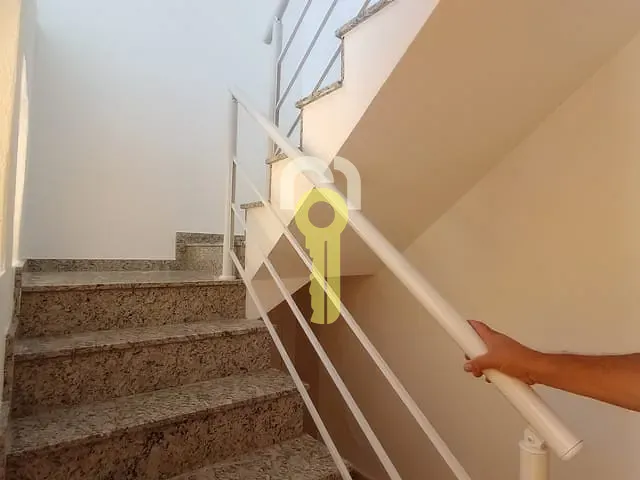 Sobrado com 130m² 3 quartos e 3 banheiros, à venda, no bairro Jardim Rio das Pedras em Cotia