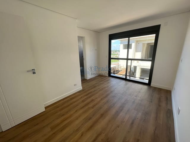 Sobrado com 262m² 3 quartos e 4 banheiros, à venda, no bairro Tingui em Curitiba
