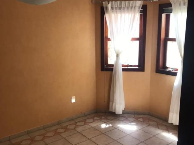 Foto do Sobrado - Sobrado para Locação 3 Quartos, 1 Suite, 2 Vagas, 360M², Jardim das Colinas, São José dos Campos - SP | RUSSI IMÓVEIS
