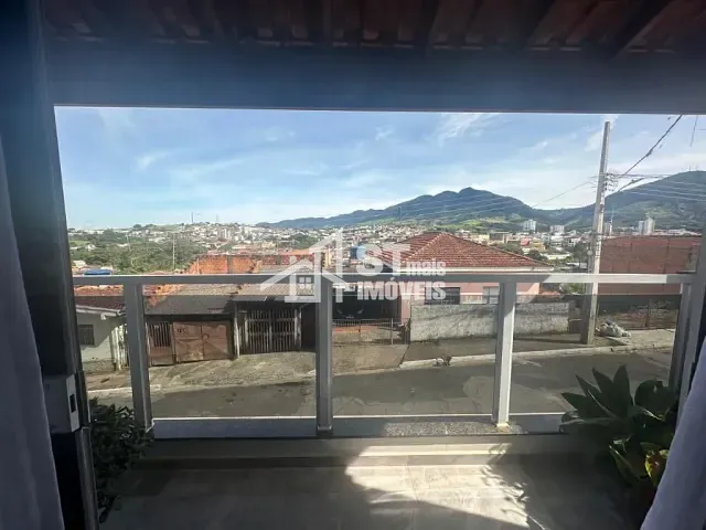 Sobrado com 125m² 3 quartos e 2 banheiros, à venda, no bairro Vila Muterle em Andradas