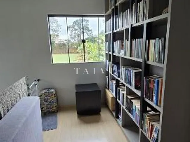 Sobrado com 250m² 4 quartos e 4 banheiros, à venda, no bairro Esperança em Londrina