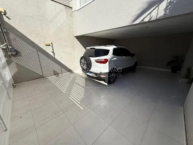 Sobrado com 144m² 3 quartos e 2 banheiros, à venda, no bairro Xaxim em Curitiba