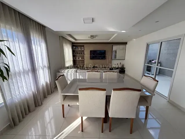 Sobrado com 144m² 3 quartos e 2 banheiros, à venda, no bairro Xaxim em Curitiba