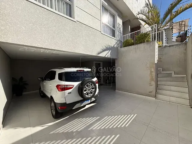 Sobrado com 144m² 3 quartos e 2 banheiros, à venda, no bairro Xaxim em Curitiba