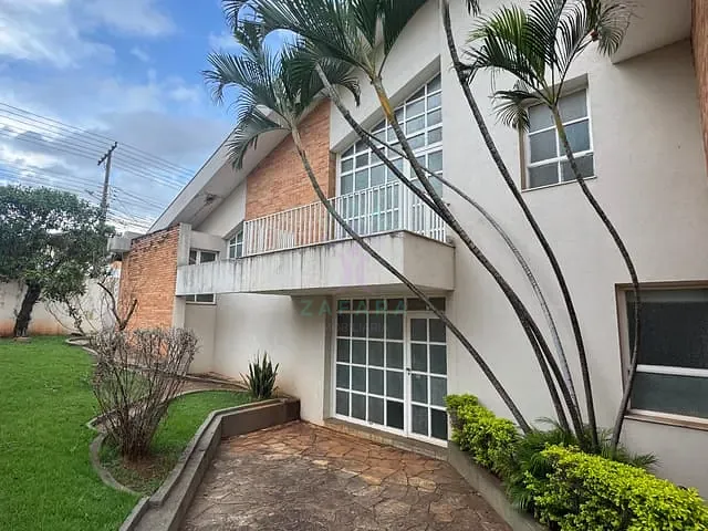 Sobrado com 720m², para alugar, no bairro Jardim dos Estados em Campo Grande
