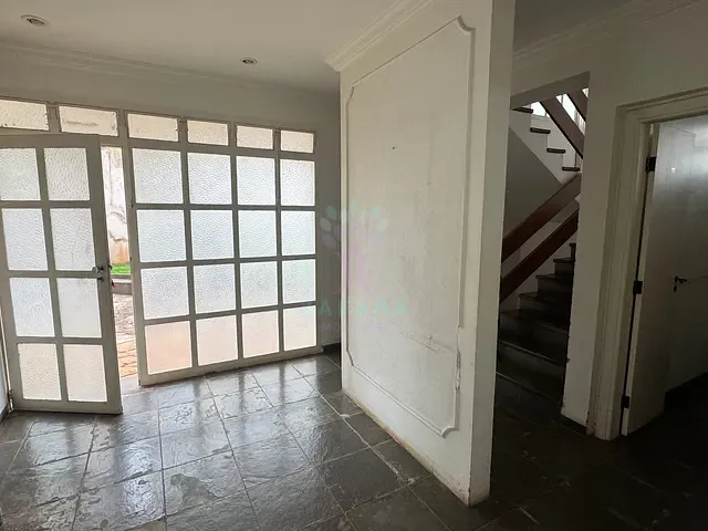 Sobrado com 720m², para alugar, no bairro Jardim dos Estados em Campo Grande