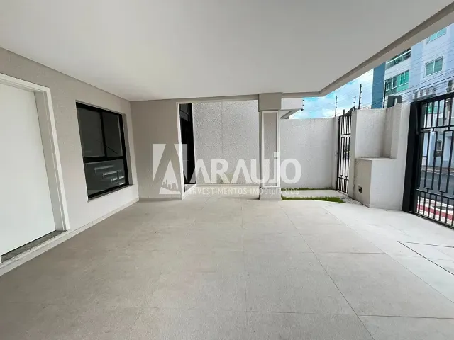 Sobrado com 160m² 3 quartos e 4 banheiros, à venda, no bairro Centro em Itajaí