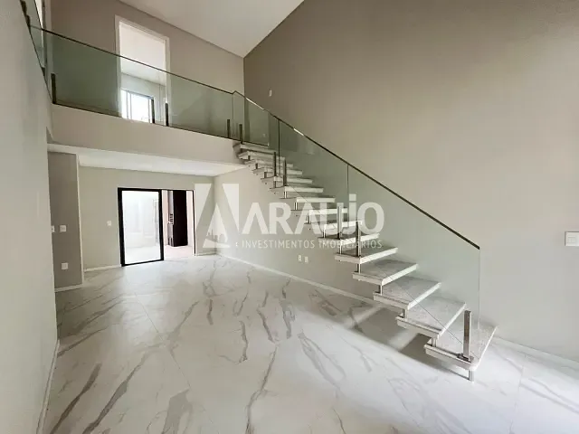 Sobrado com 160m² 3 quartos e 4 banheiros, à venda, no bairro Centro em Itajaí