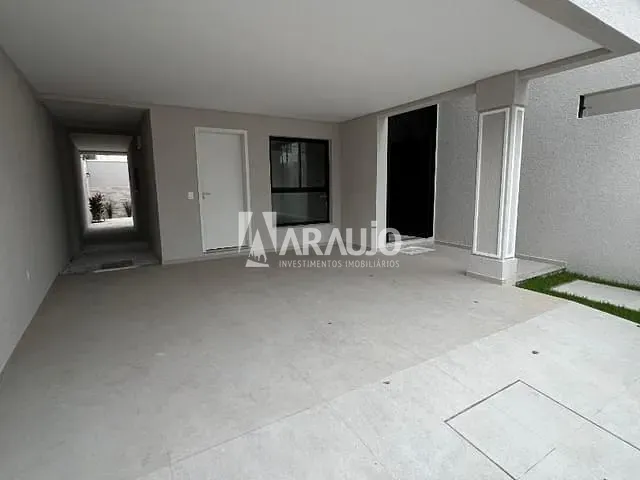 Sobrado com 160m² 3 quartos e 4 banheiros, à venda, no bairro Centro em Itajaí