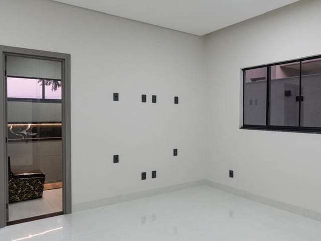 Sobrado com 312m² 3 quartos e 4 banheiros, à venda, no bairro Jardim Cristal em Aparecida de Goiânia