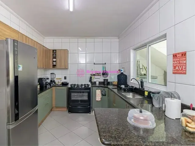 Sobrado 3 quartos e 3 banheiros, à venda, no bairro Vila Pires em Santo André
