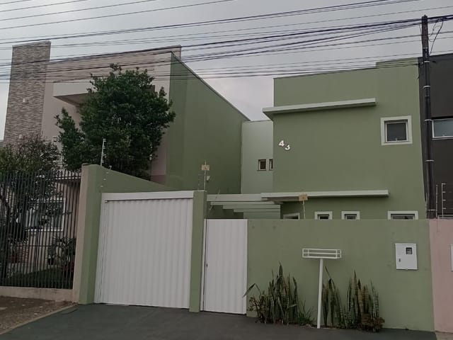 Sobrado com 111m² 3 quartos e 3 banheiros, à venda, no bairro Orfãs em Ponta Grossa