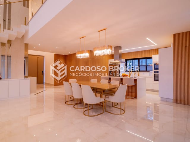 Sobrado com 600m² 4 quartos e 6 banheiros, à venda, no bairro Residencial Morada das Estrelas (Aldeia da Serra) em Barueri