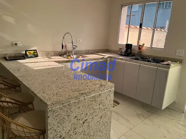 Sobrado 2 quartos e 2 banheiros, à venda, no bairro Vila Paiva em São Paulo